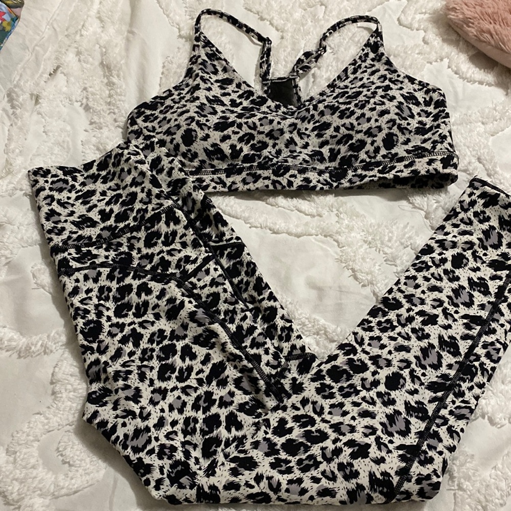 Zyia Snow leopard set